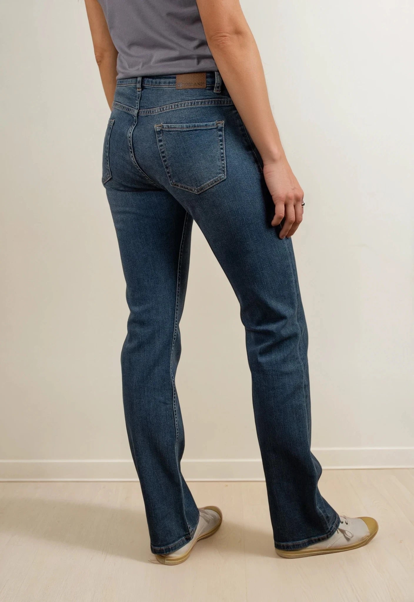 JOAN Straight Fit Damenjeans - Mid Indigo / Dark Wash